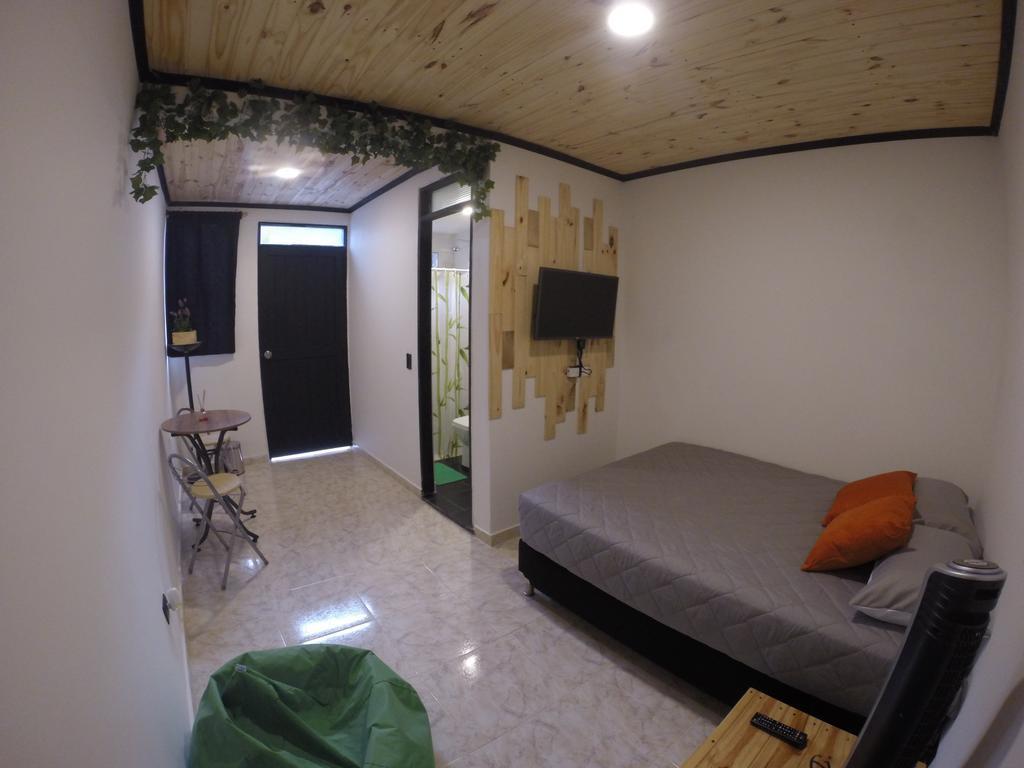 Blackpine Hostel Medellin Ngoại thất bức ảnh
