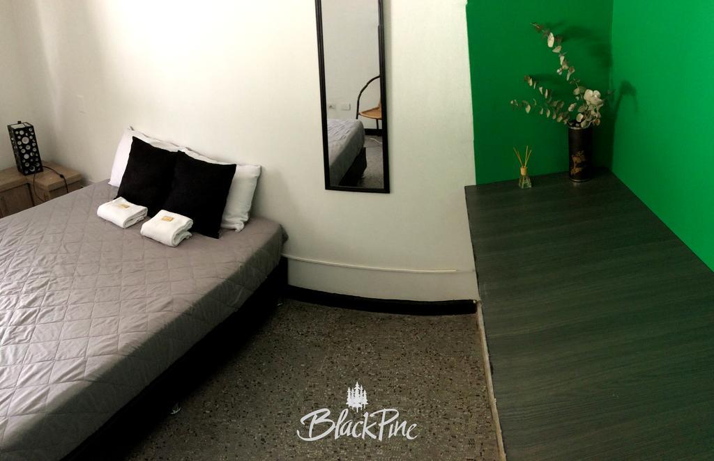Blackpine Hostel Medellin Ngoại thất bức ảnh