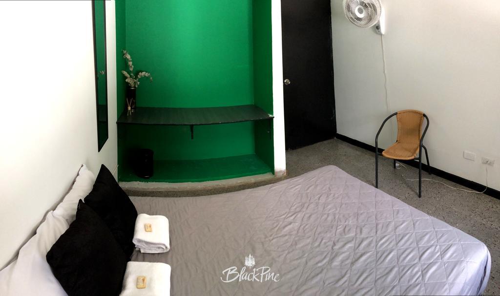 Blackpine Hostel Medellin Ngoại thất bức ảnh