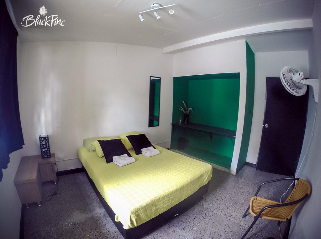Blackpine Hostel Medellin Ngoại thất bức ảnh