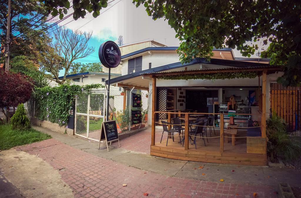 Blackpine Hostel Medellin Ngoại thất bức ảnh