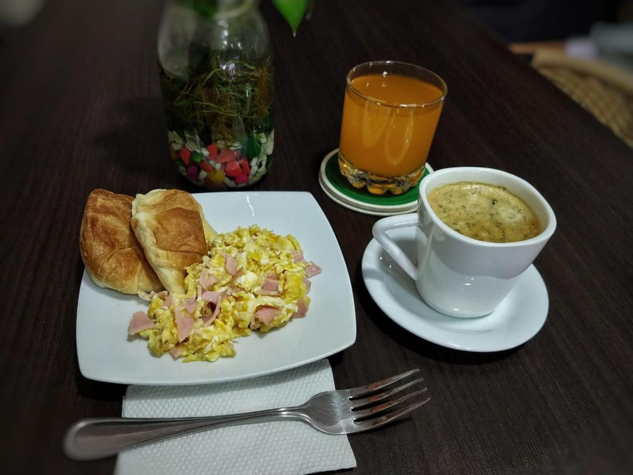 Blackpine Hostel Medellin Ngoại thất bức ảnh